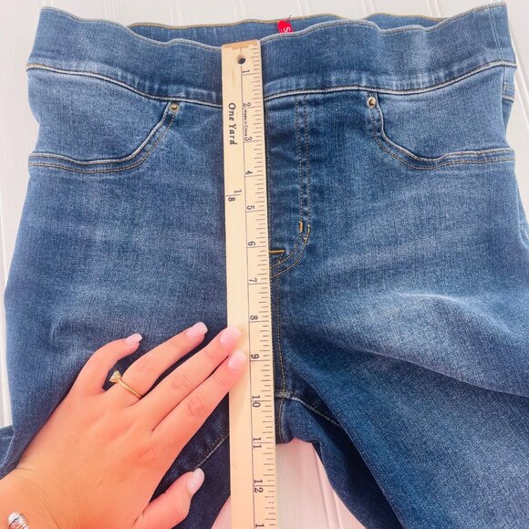 Spanx By Sara Blakely Women's Medium Distressed Skinny Jeans - Picture 6 of 7